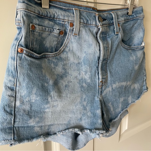 Levi's 501 Original Jive Nebula Bleached Tie-Dye Wash Raw Hem Button Fly Shorts - Picture 3 of 11